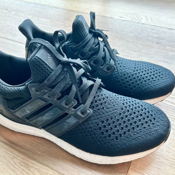 Adidas Ultraboosts 1.0 in Black - Picture 1 of 7